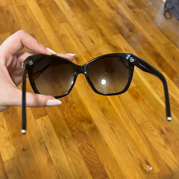 Dolce & Gabbana DG 4111 Sunglasses 😎 - Picture 4 of 8